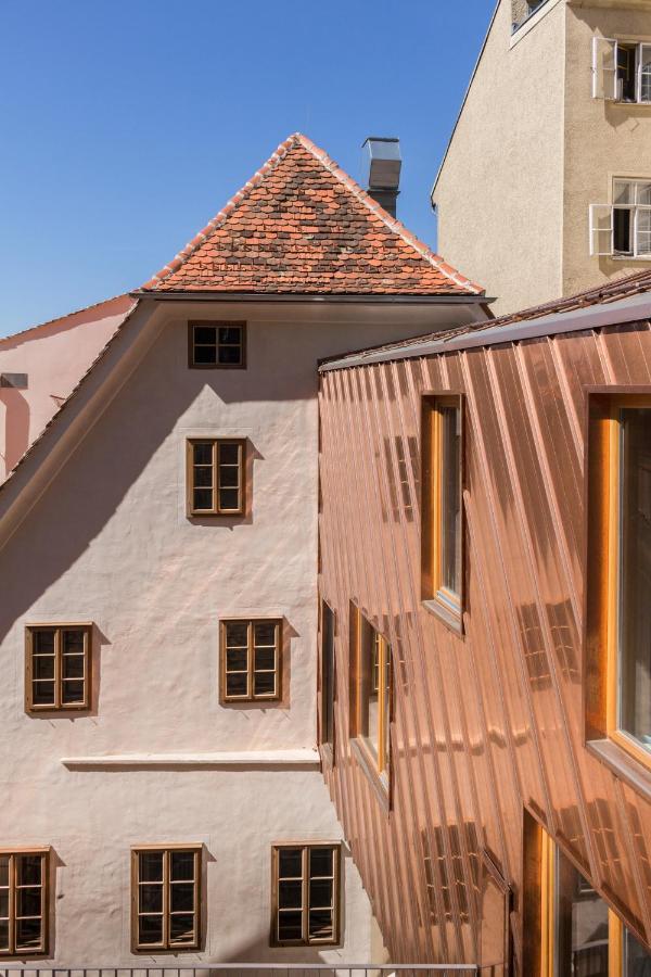גראץ Kai 36 - Hotel Zwischen Fels Und Fluss מראה חיצוני תמונה Copper cladding on a house in Regensburg, Germany